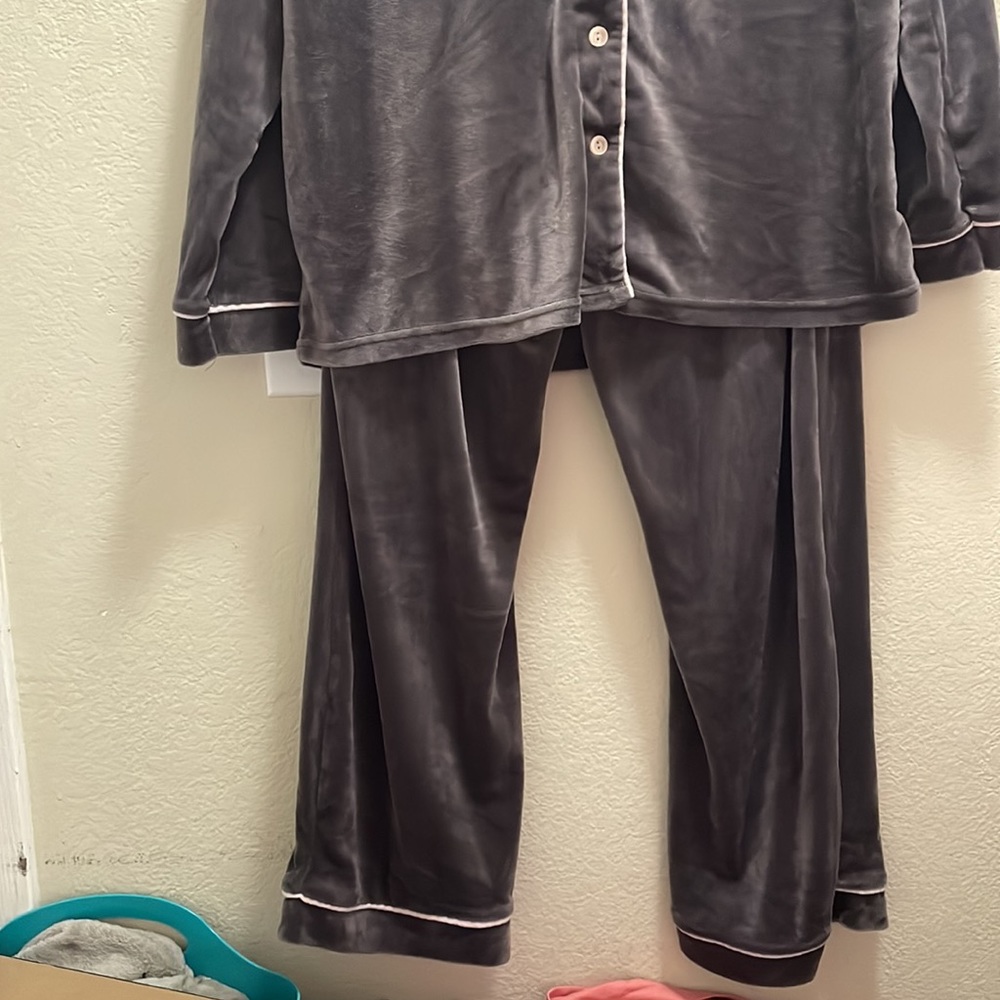 Söfft Pajama Set - Picture 2 of 11